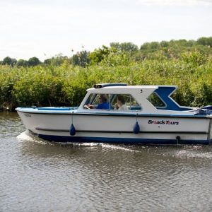 broads tours day boat