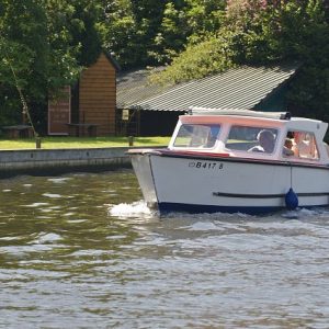 day boat cruising on broads