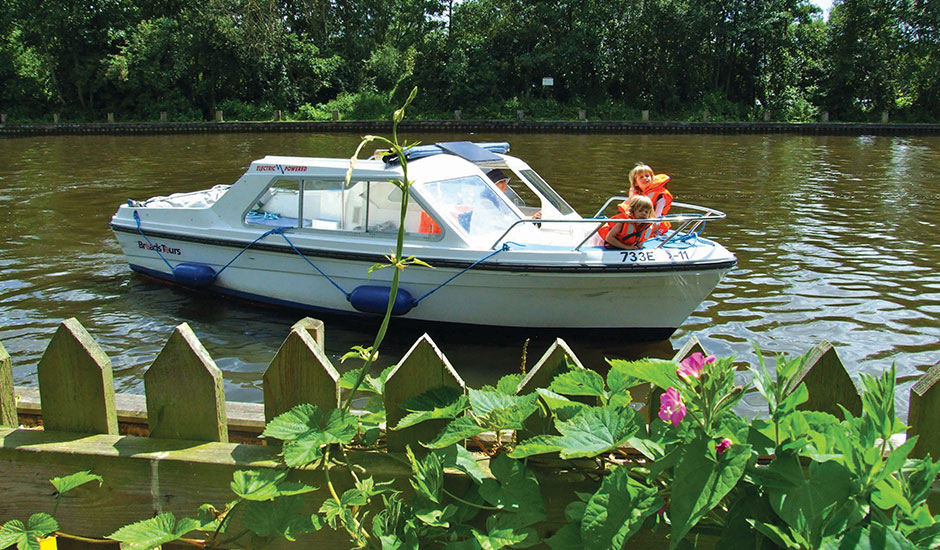 electric day boat