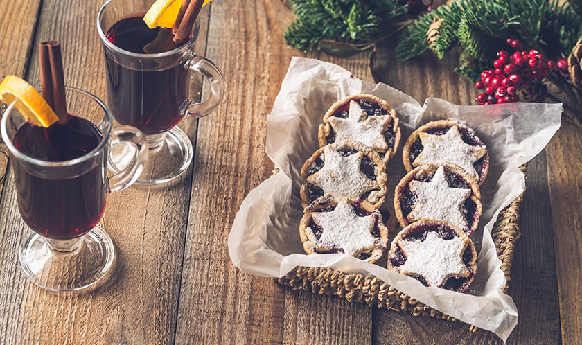 Mulled wine and mince pies
